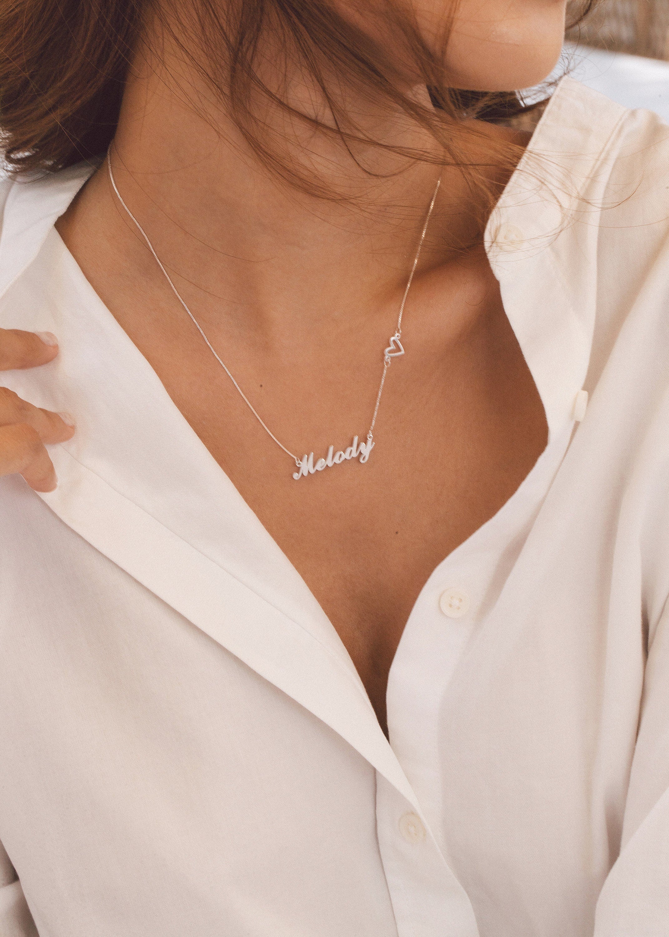 White gold necklace with shop children's names